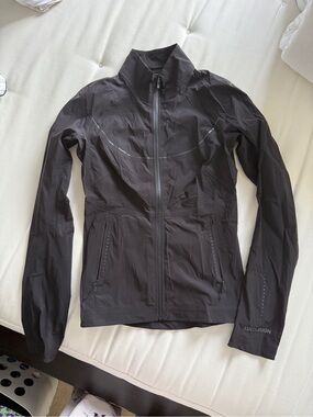 Lululemon Black Full-Zip Windbreaker